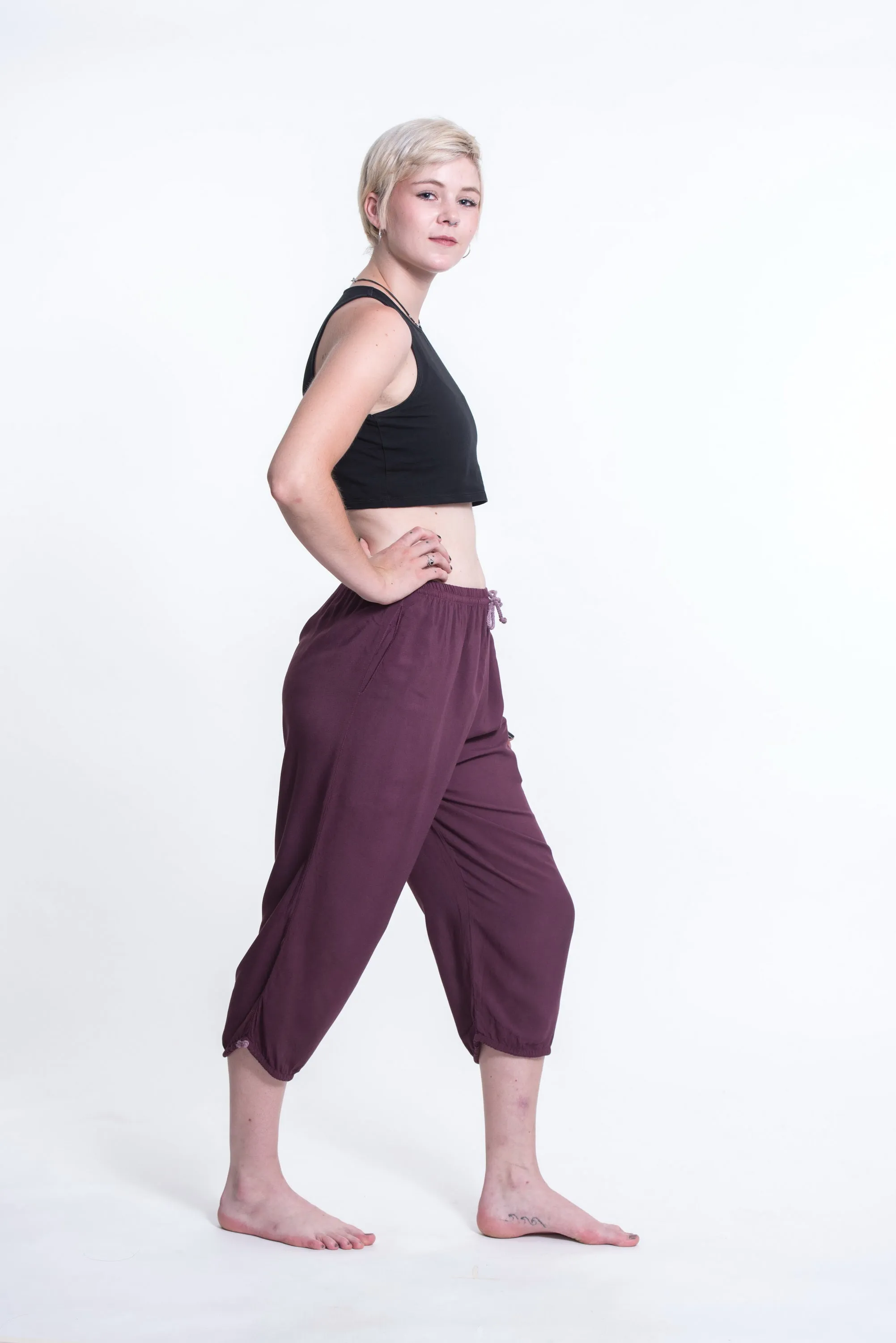 Womens Solid Color Drawstring Cropped Pants in Dark Purple